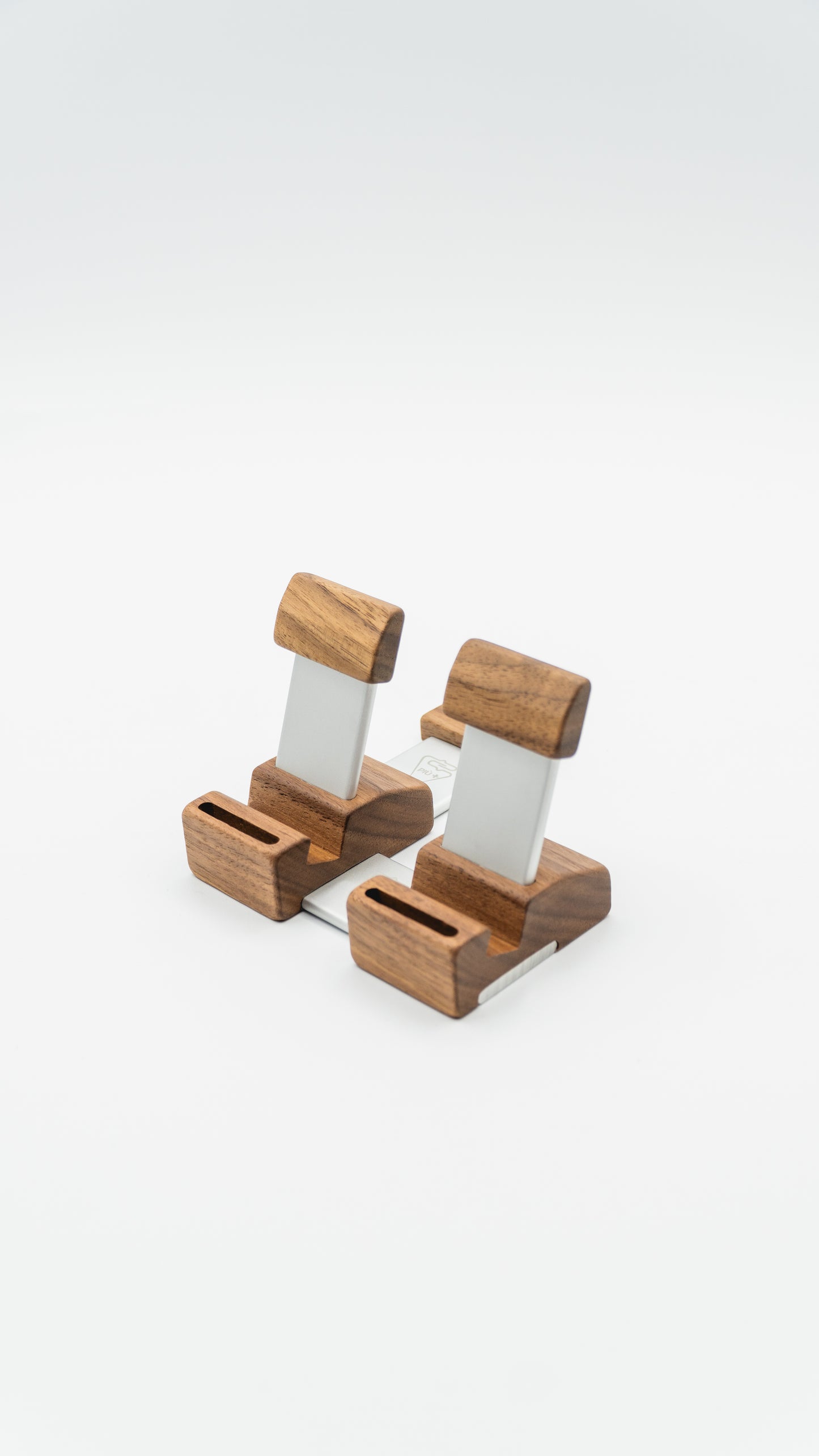1-P  PORTA SMARTPHONE alluminio